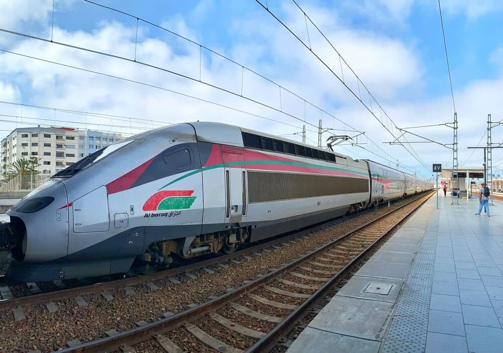 القطار من الدار البيضاء إلى مطار محمد الخامس