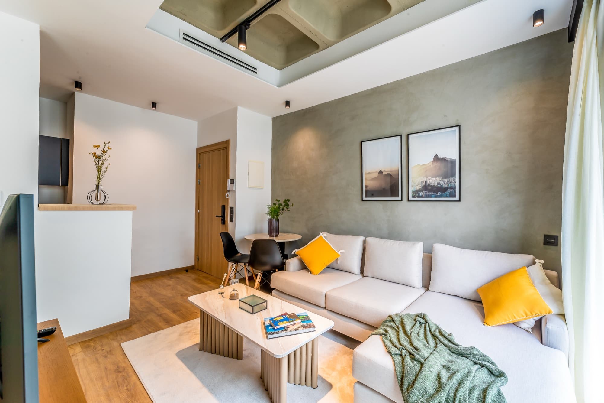 Balcony Apartment — suite at StayHere Casablanca - Gauthier Loft Living, Casablanca